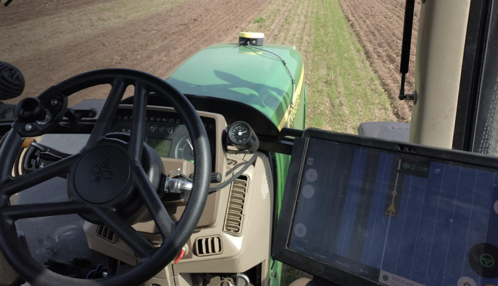 FieldBee's navigation system